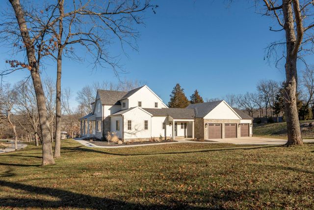 5736 S Foxboro Trail, Springfield, MO 65804