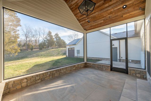 5736 S Foxboro Trail, Springfield, MO 65804