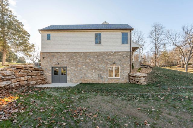 5736 S Foxboro Trail, Springfield, MO 65804