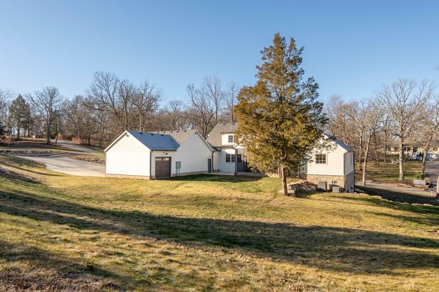5736 S Foxboro Trail, Springfield, MO 65804