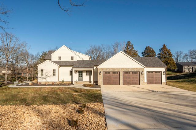 5736 S Foxboro Trail, Springfield, MO 65804