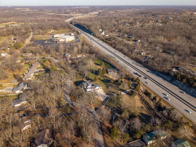 5736 S Foxboro Trail, Springfield, MO 65804