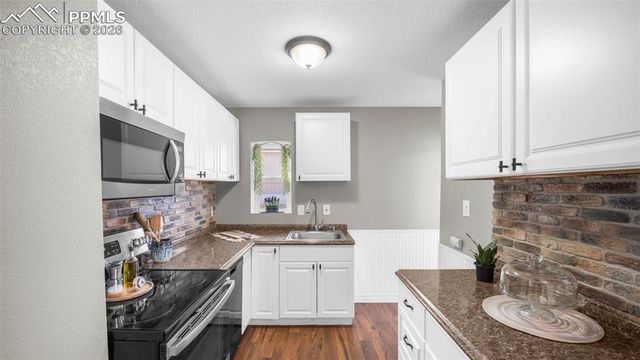 216 N Hancock Avenue, Colorado Springs, CO 80903