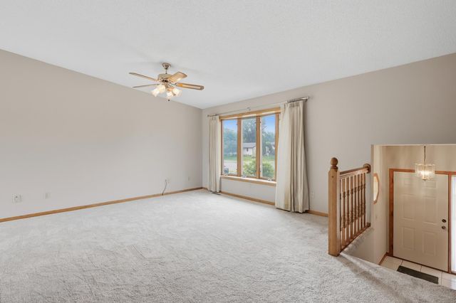 2073 Lydia Avenue E, Maplewood, MN 55109