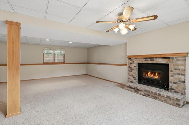 2073 Lydia Avenue E, Maplewood, MN 55109