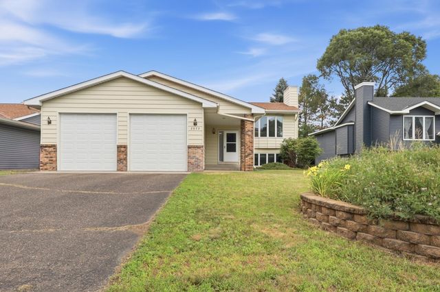 2073 Lydia Avenue E, Maplewood, MN 55109