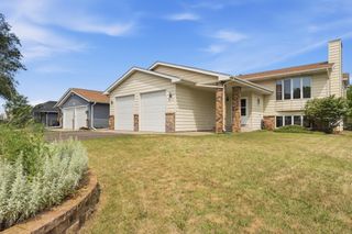 2073 Lydia Avenue E, Maplewood, MN 55109