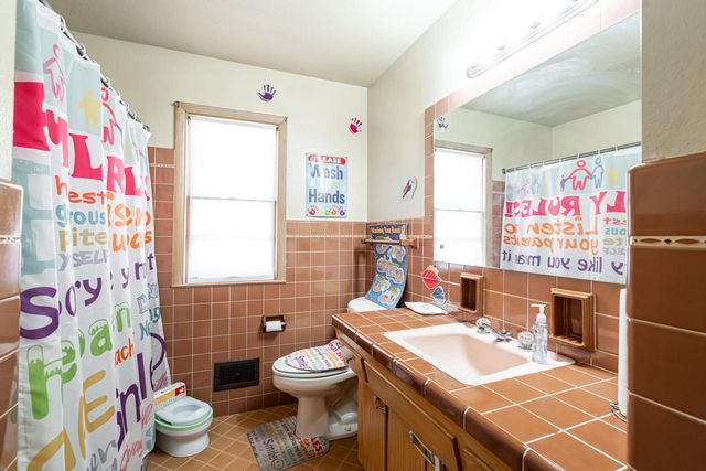 4861 N 66th STREET, Milwaukee, WI 53218