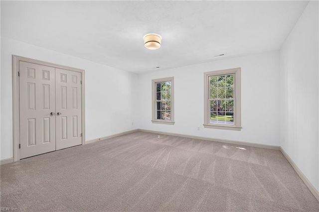 892 Bishopsgate LN, Virginia Beach, VA 23452