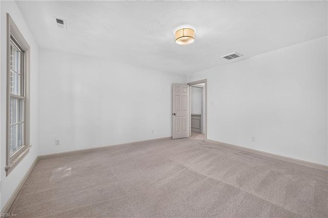 892 Bishopsgate LN, Virginia Beach, VA 23452