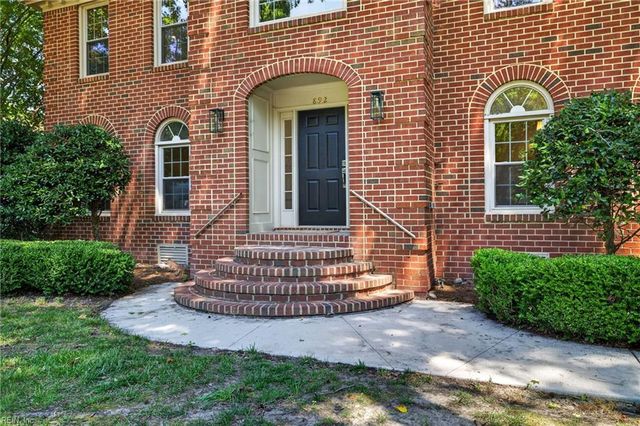 892 Bishopsgate LN, Virginia Beach, VA 23452