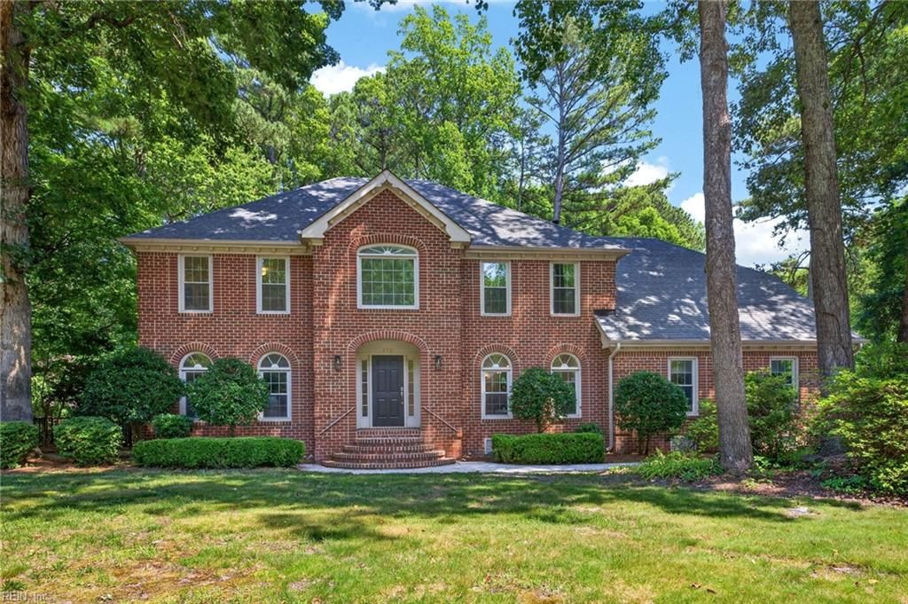 892 Bishopsgate LN, Virginia Beach, VA 23452