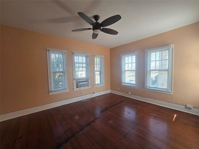 725 Broadway Avenue 7, Galveston, TX 77550