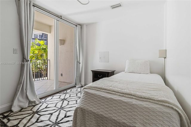 3700 Island Blvd C307, Aventura, FL 33160