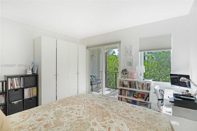 3700 Island Blvd C307, Aventura, FL 33160