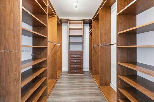 3700 Island Blvd C307, Aventura, FL 33160