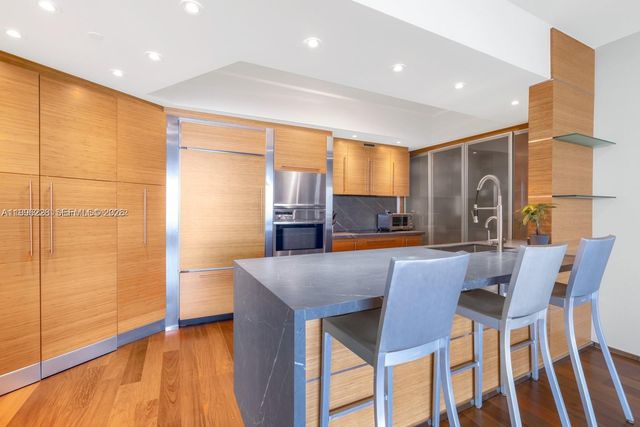 450 Alton Rd 3303, Miami Beach, FL 33139