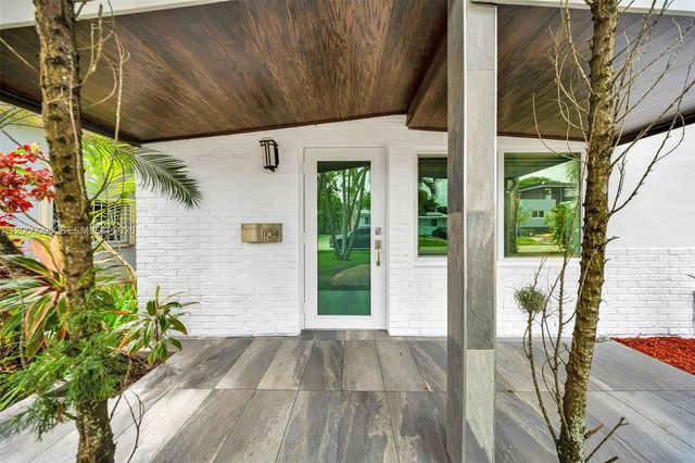 1104 NE 85th St, Miami, FL 33138