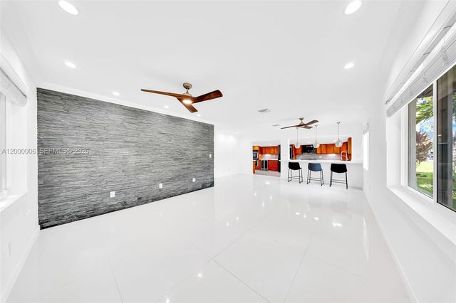 1104 NE 85th St, Miami, FL 33138