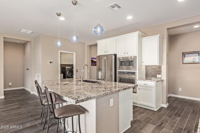 3171 KNIGHT Way, Wickenburg, AZ 85390