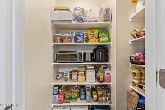 3171 KNIGHT Way, Wickenburg, AZ 85390