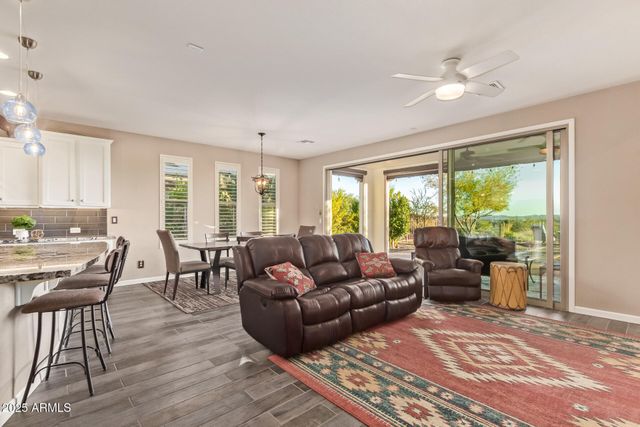 3171 KNIGHT Way, Wickenburg, AZ 85390