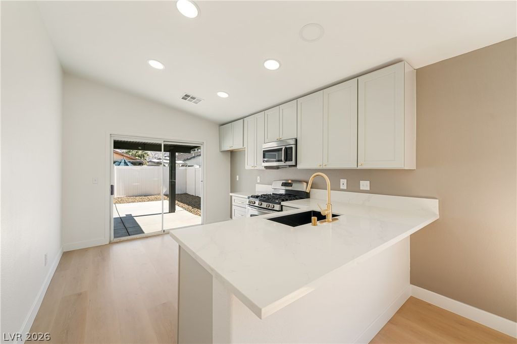 Image 4 of property listing at 1654 Ringe Lane, Las Vegas, NV 89156