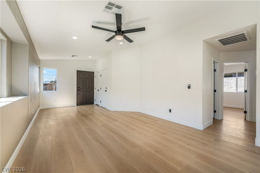 Image 9 of property listing at 1654 Ringe Lane, Las Vegas, NV 89156