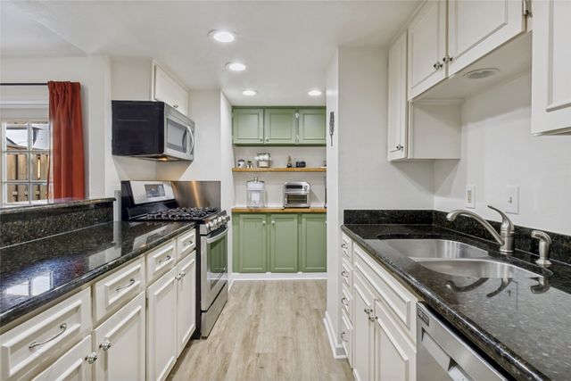 15910 Coolwood Drive 1046, Dallas, TX 75248