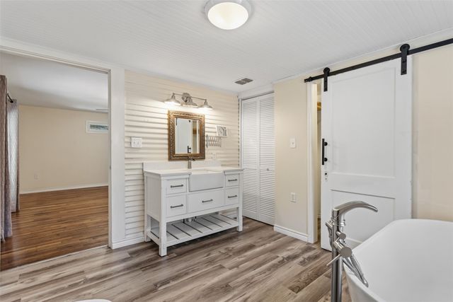 310 N Line Street, Mineola, TX 75773