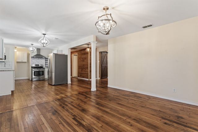 310 N Line Street, Mineola, TX 75773
