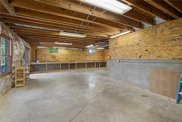 9915 Sheehan Road, Centerville, OH 45458