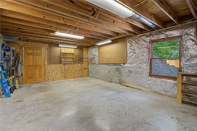 9915 Sheehan Road, Centerville, OH 45458