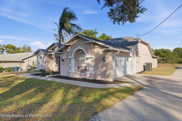 5220 Kirkwood Avenue, Spring Hill, FL 34608