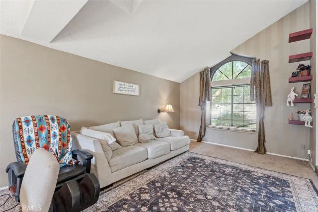 6424 Vagedes, Fresno, CA 93711