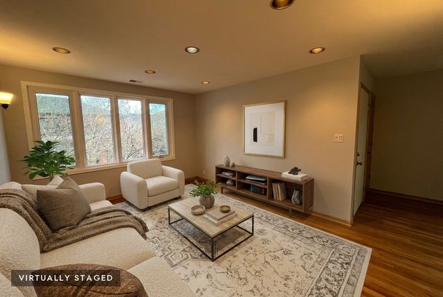 449 W 37th Street 2, Chicago, IL 60609