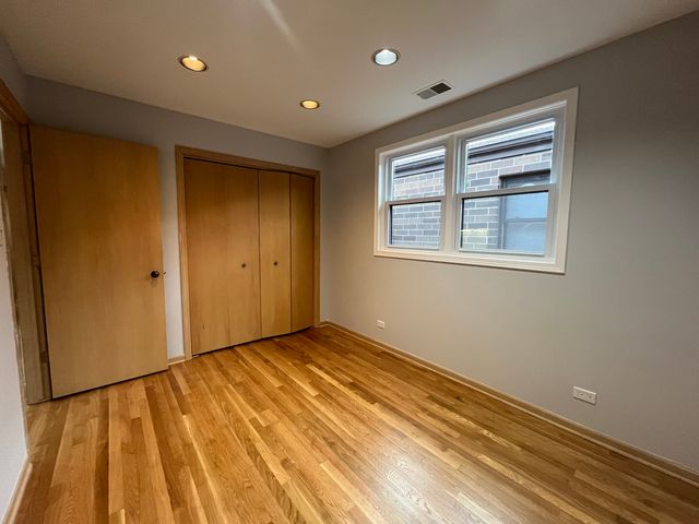449 W 37th Street 2, Chicago, IL 60609