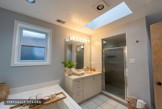 449 W 37th Street 2, Chicago, IL 60609