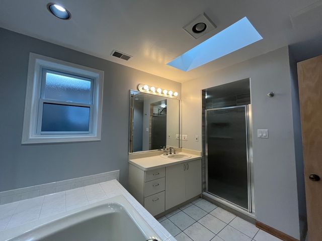 449 W 37th Street 2, Chicago, IL 60609