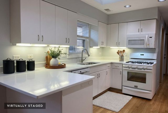 449 W 37th Street 2, Chicago, IL 60609