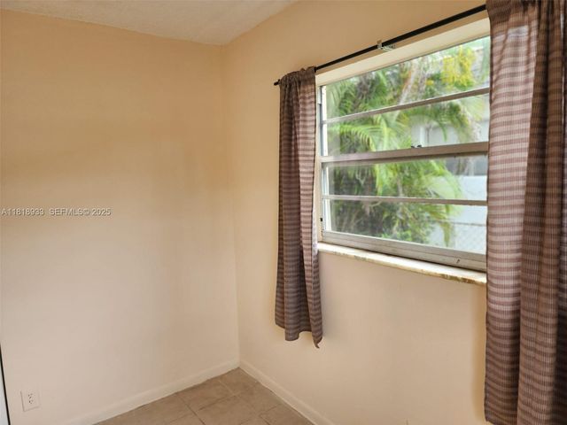 241 SE 9th Avenue 110, Pompano Beach, FL 33060