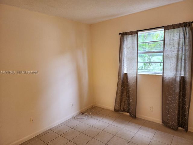 241 SE 9th Avenue 110, Pompano Beach, FL 33060