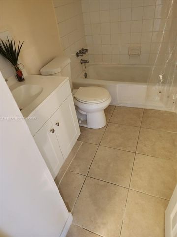 241 SE 9th Avenue 110, Pompano Beach, FL 33060