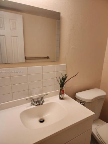 241 SE 9th Avenue 110, Pompano Beach, FL 33060