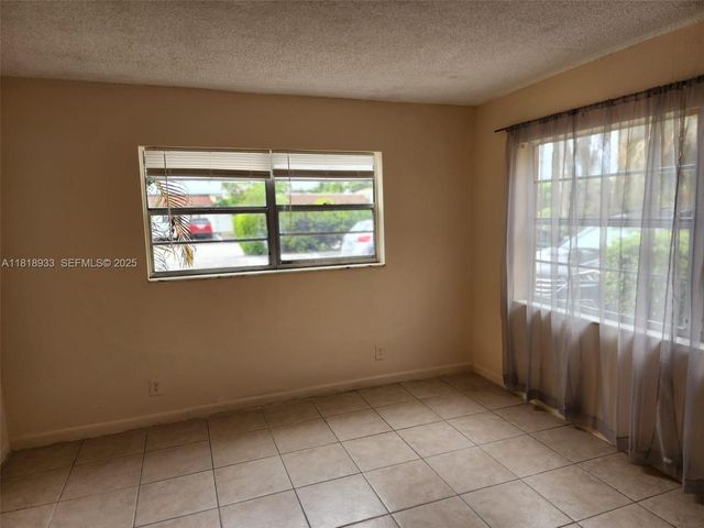 241 SE 9th Avenue 110, Pompano Beach, FL 33060