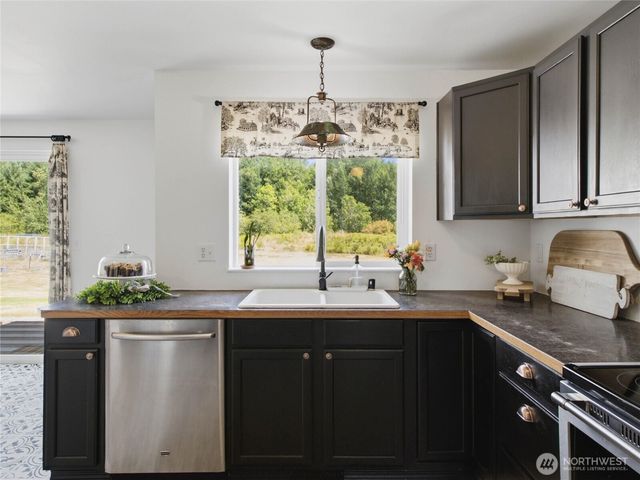 35401 S 40th Avenue, Roy, WA 98580