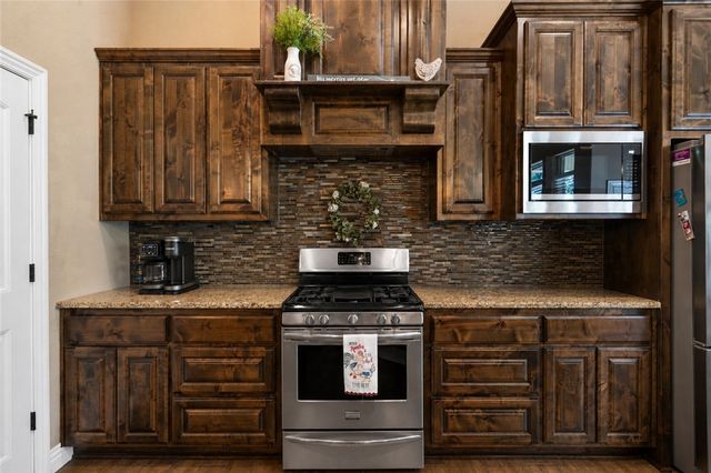 477 NE Duke Hill Road, Highfill, AR 72713