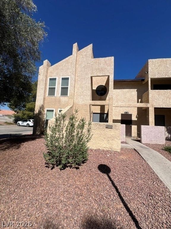 3939 South Torrey Pines Drive, Las Vegas, NV 89103