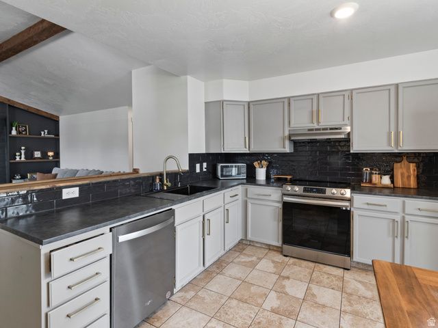 6048 W CONTADORA LN, West Valley City, UT 84128