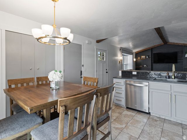 6048 W CONTADORA LN, West Valley City, UT 84128